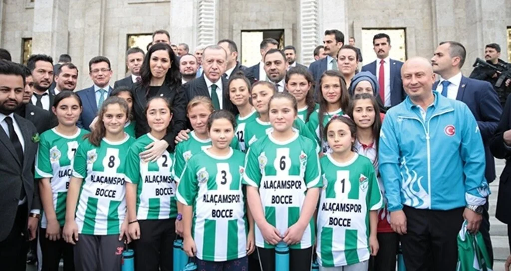 Karaaslandan'dan Sporculara Kutlama