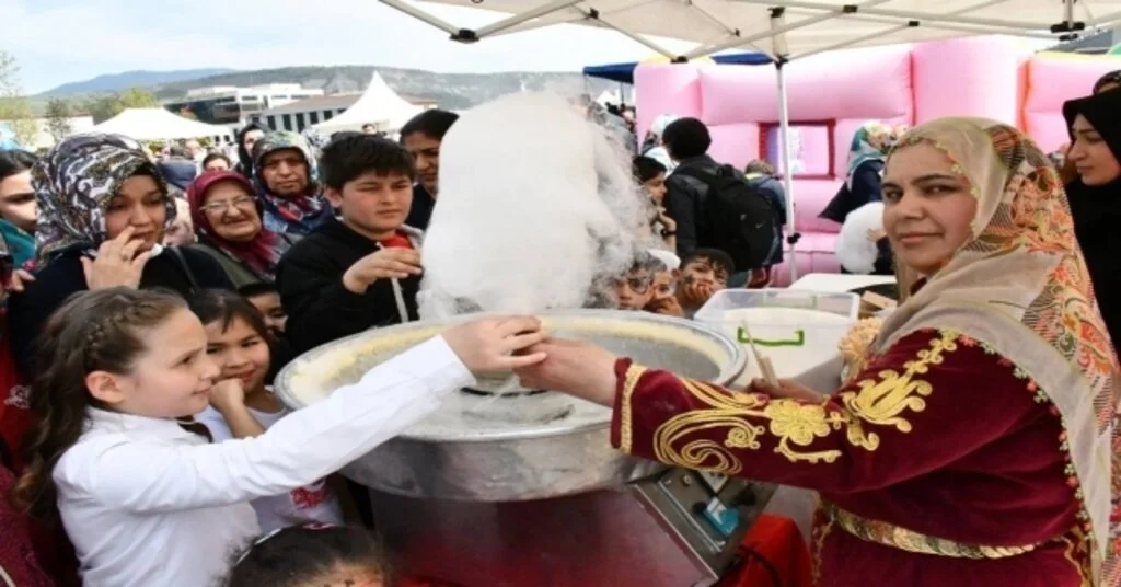 Karabükte Düzenlenen Çocuk Şenliğinde Çocuklar Doyasıya Eğlendi