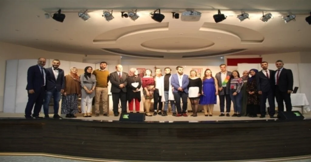 Kardelen Kolejinde “Yalancı Aranıyor” İsimli Tiyatro Oyunu Sergilendi
