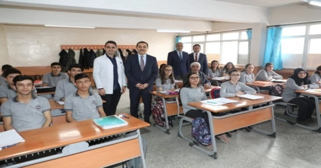 Kars Valisi Öksüzün Okul Ziyaretleri Devam Ediyor