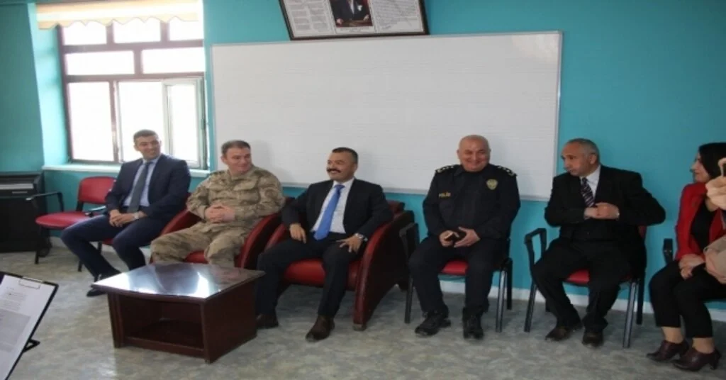 Kaymakam Kendüzlerden Okula Ziyaret