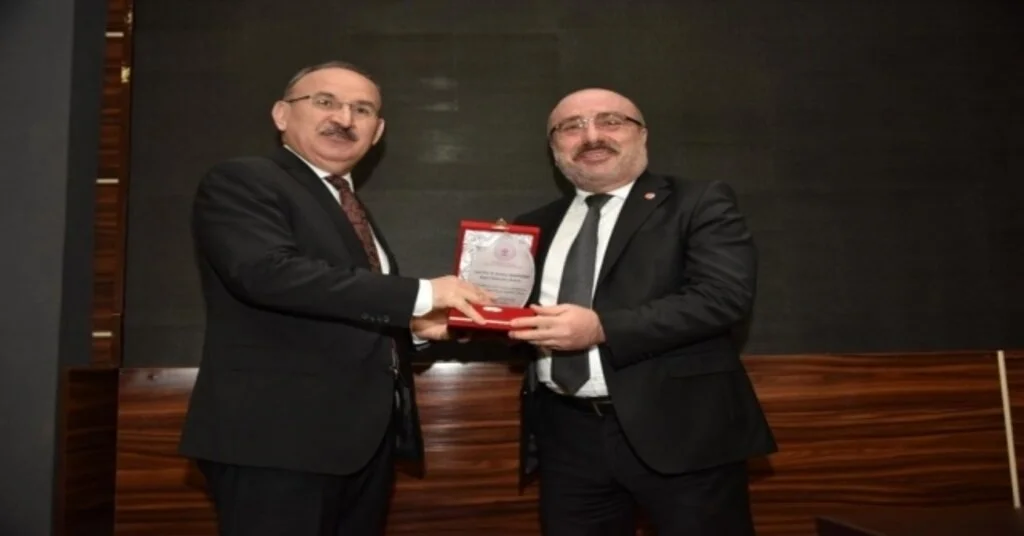 Kayü Rektörü Karamustafa, Kastamonuda Turizm Konferansı Verdi