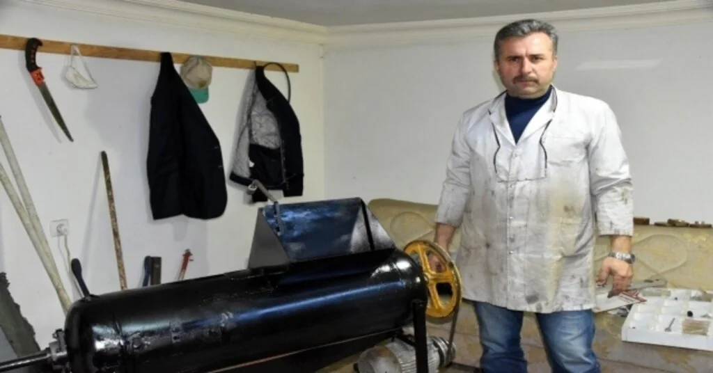 Kendi İmkanları İle Mısır Ayıklama Makinesi Yaptı