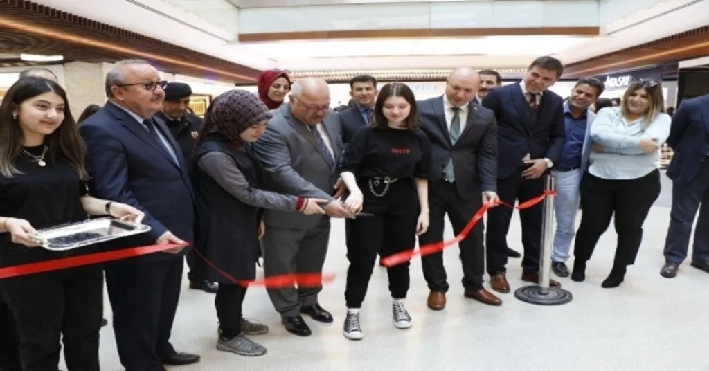 Kozlu Anadolu Lisesi 67 Burda Avmde Resim Sergisi Açtı