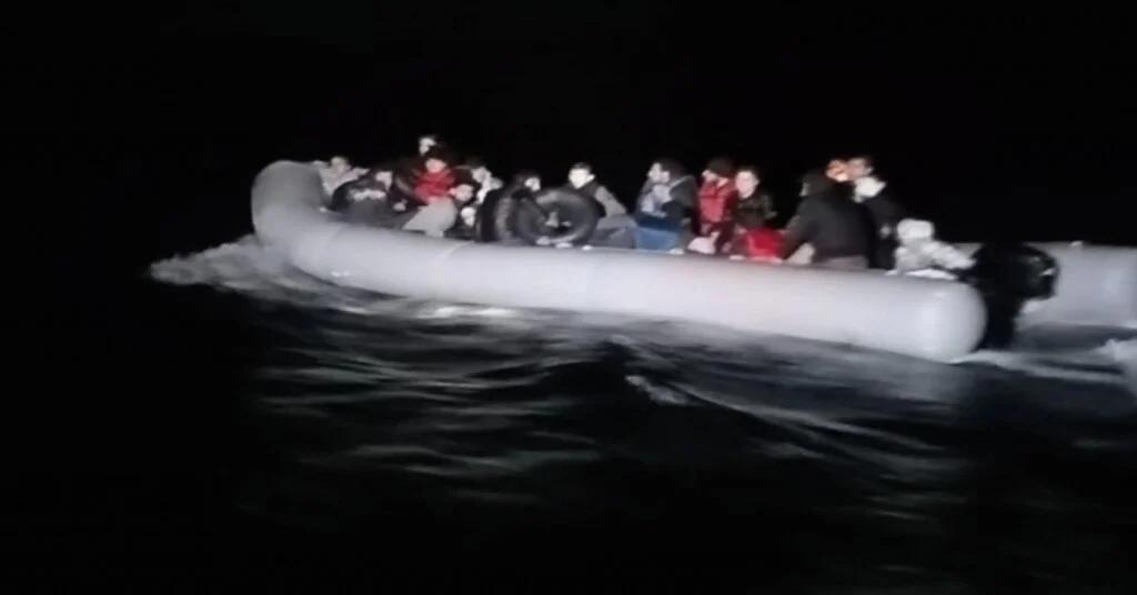 Kuşadası Körfezinde 18İ Çocuk 43 Kaçak Göçmen Yakalandı