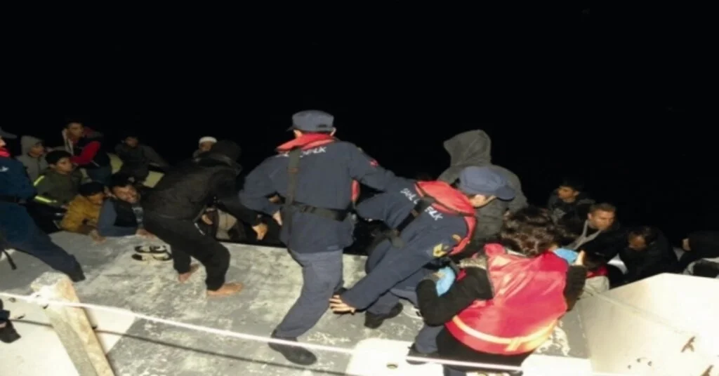 Kuşadası Körfezinde 19U Çocuk 50 Kaçak Göçmen Yakalandı