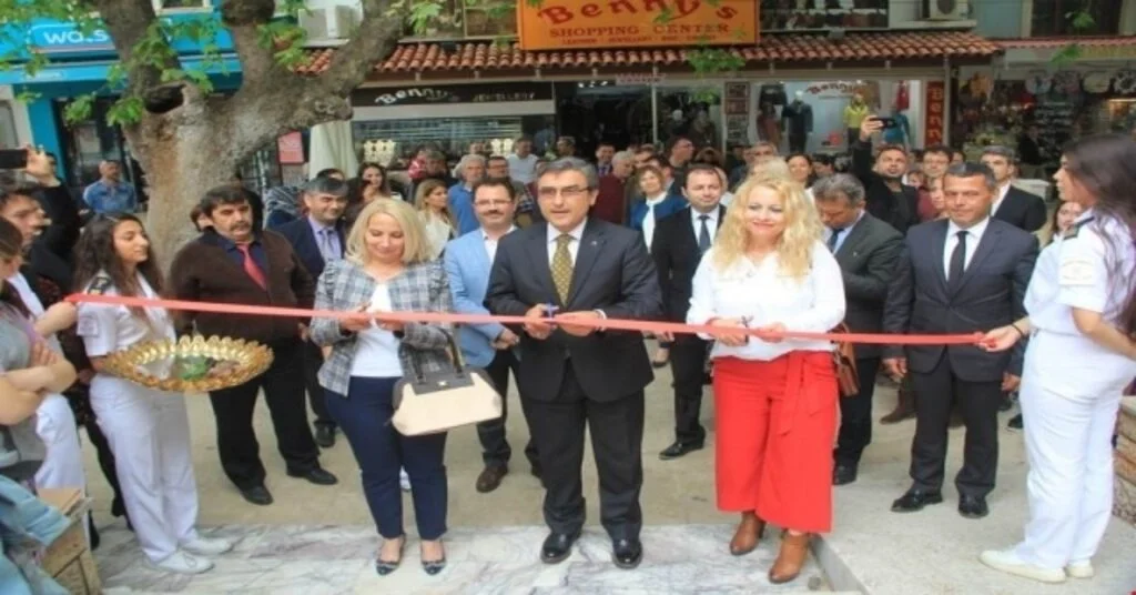 Kuşadasında  Atma Dönüştür Sergisi Açıldı