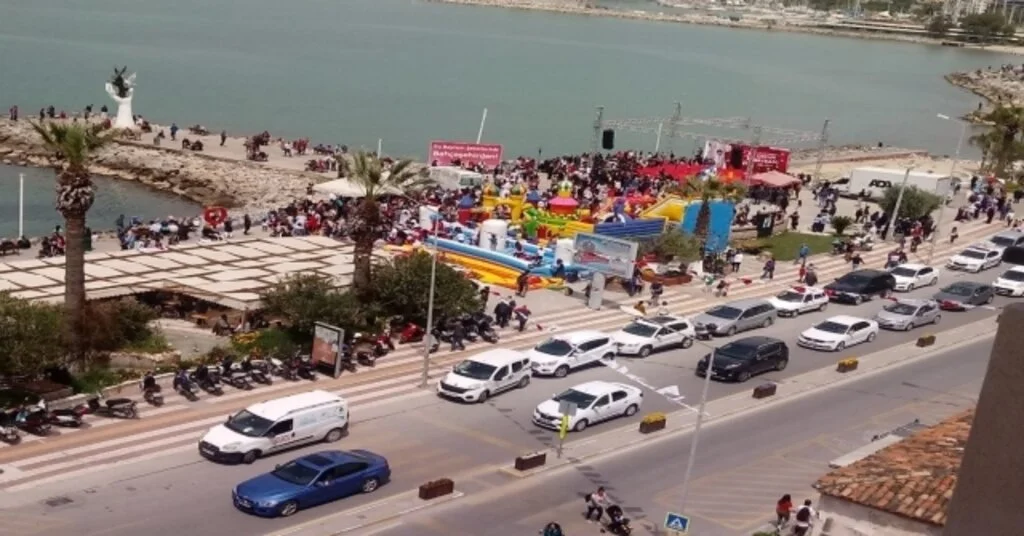 Kuşadasında 23 Nisan Coşkusu