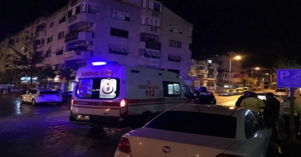 Kuşadasında Bıçaklanan Travesti Adliyeye Sığındı