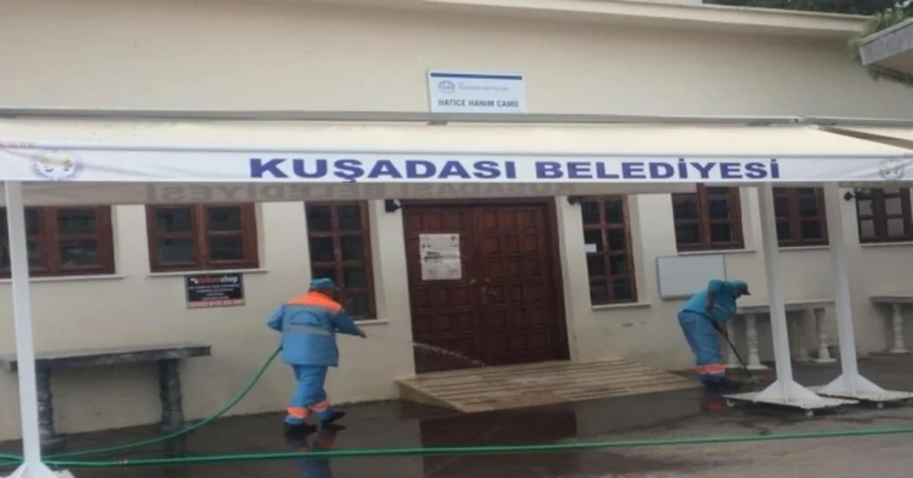 Kuşadasında Camiler Temizlendi