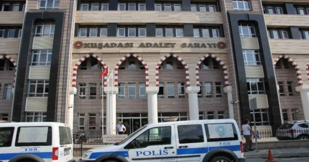 Kuşadasında Çeşitli Suçlardan Aranan 3 Kişi Yakalandı