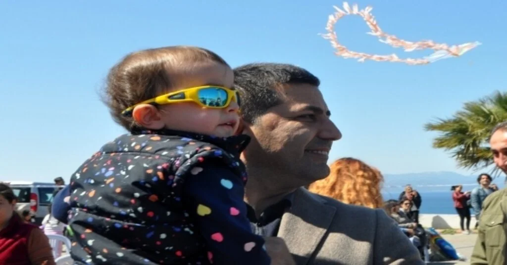 Kuşadasında Çocuklar İçin Uçurtma Şenliği Düzenlendi