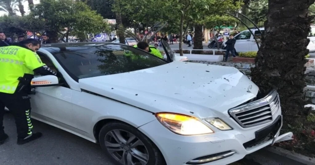 Kuşadasında Trafik Kazası; 1 Yaralı