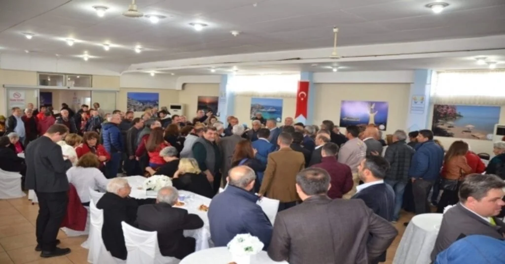Kuşadasının Yeni Başkanı Ömer Güneli 2 Günde 10 Bin Kişi Tebrik Etti