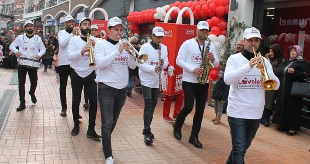 Lovelet'te Festival Tadında İndirim