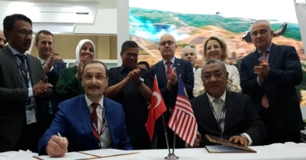 Malezya Polisinin Tabancası Tisaşdan