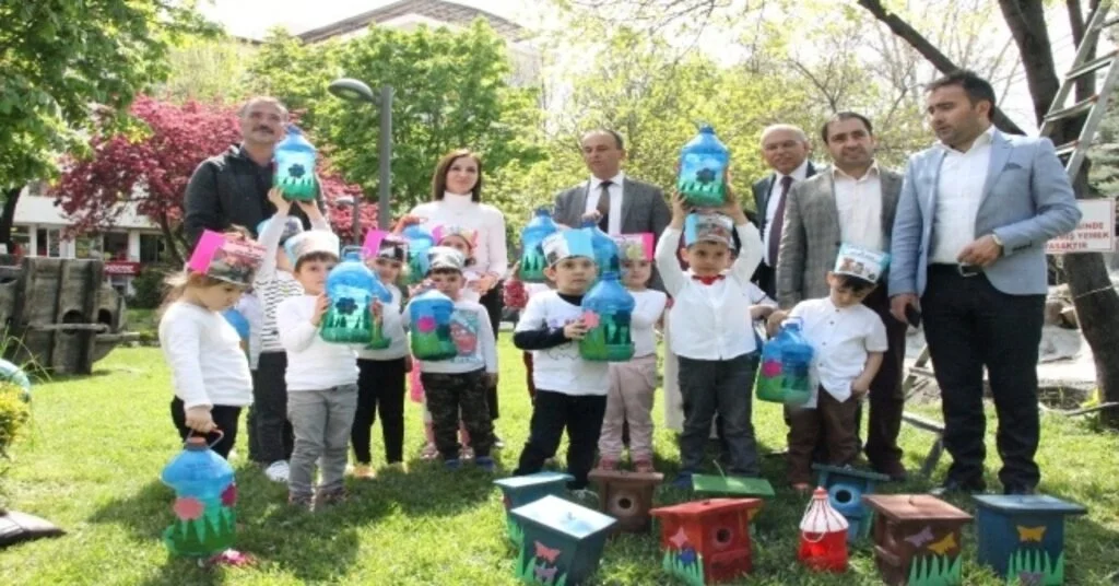 Minikler Sokak Hayvanlarını Unutmadı