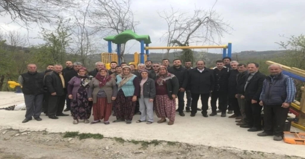 Muhtarın Söktüğü Park Yeniden Yapıldı