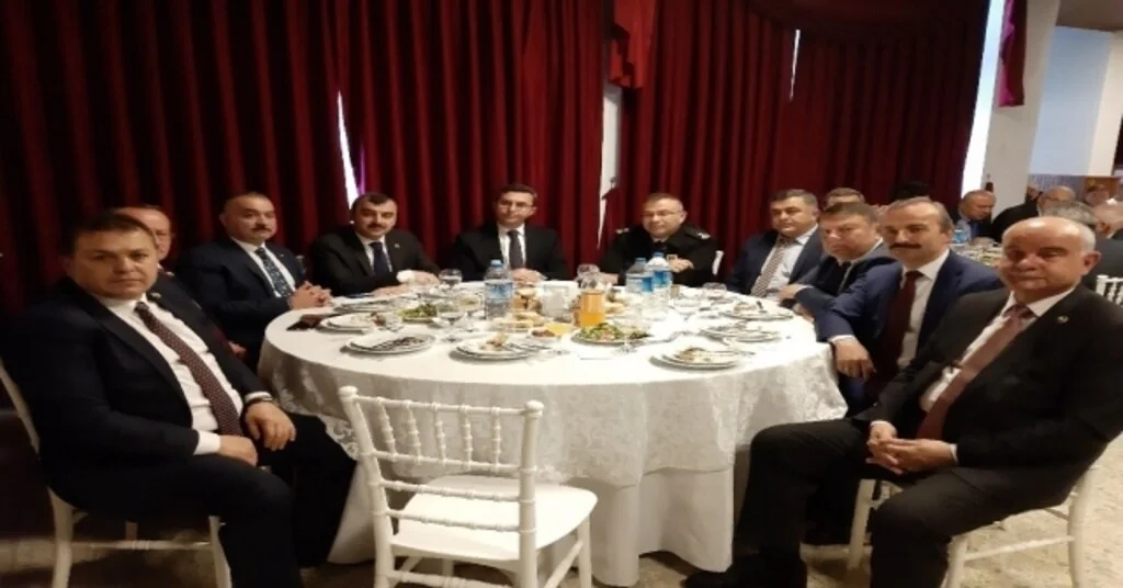 Muhtarlara Tanışma Ve Kaynaşma Yemeği Düzenlendi
