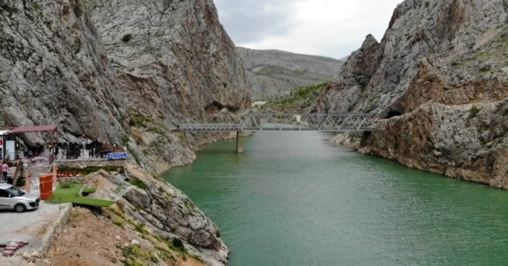 Muhteşem Manzarasıyla Fırat Üzerinde Zipline Keyfi