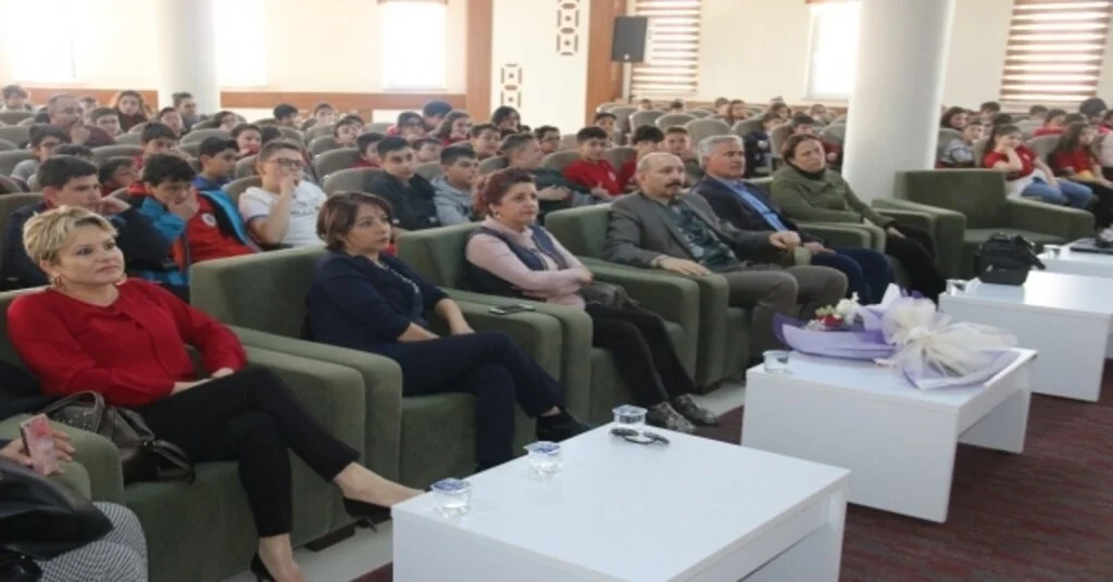 Öğrenciler “Dijital Dünya” Konusunda Bilgilendirildi