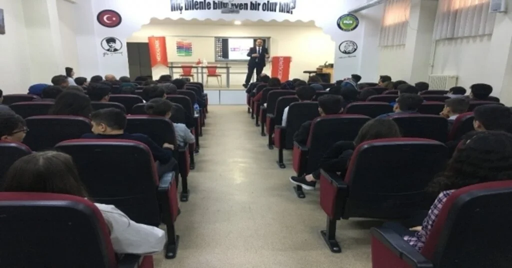 Öğrenciler ‘Kariyer Günlerinde Hekimlerle Buluştu