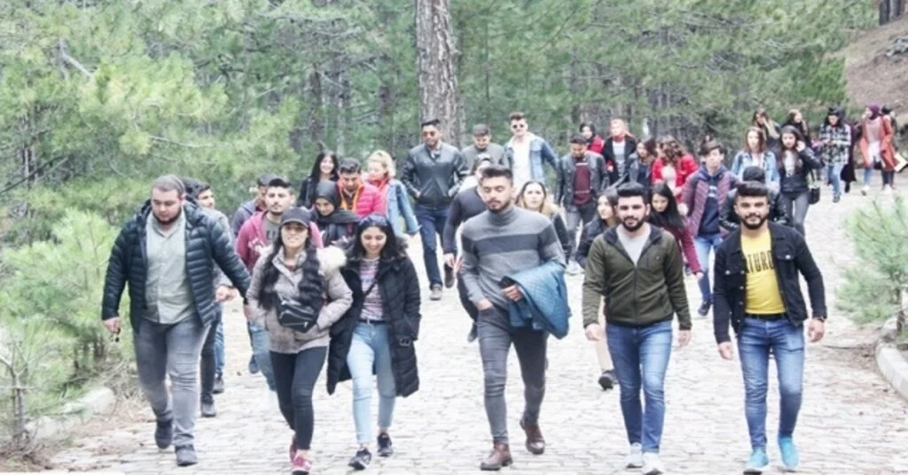 Öğrencilerden Doğa Yürüyüşü
