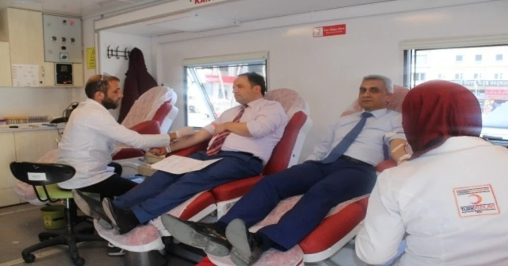 Öğrencilerden Kan Ve Kök Hücre Bağışına Destek