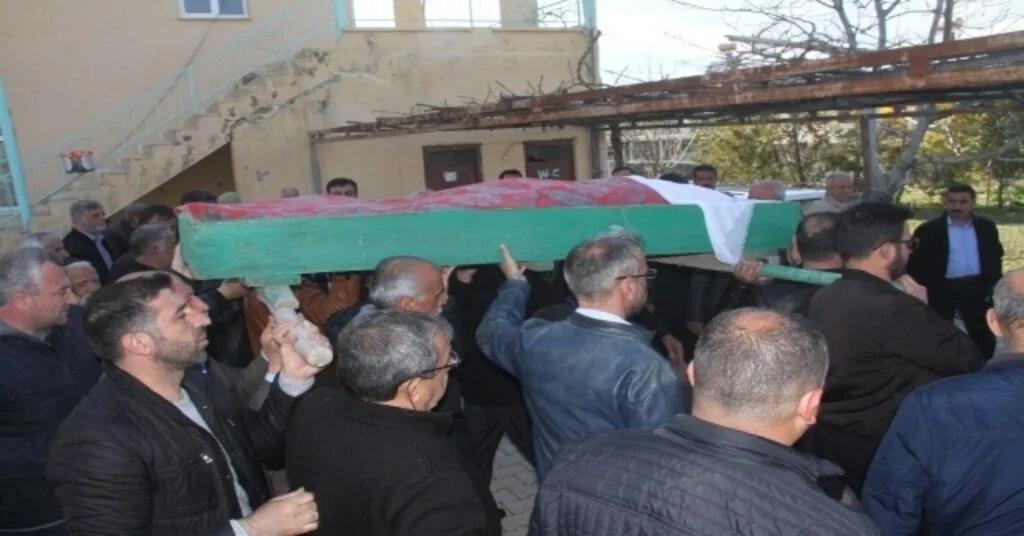 Öldürülen Eda Öğretmen Son Yolculuğuna Uğurlandı