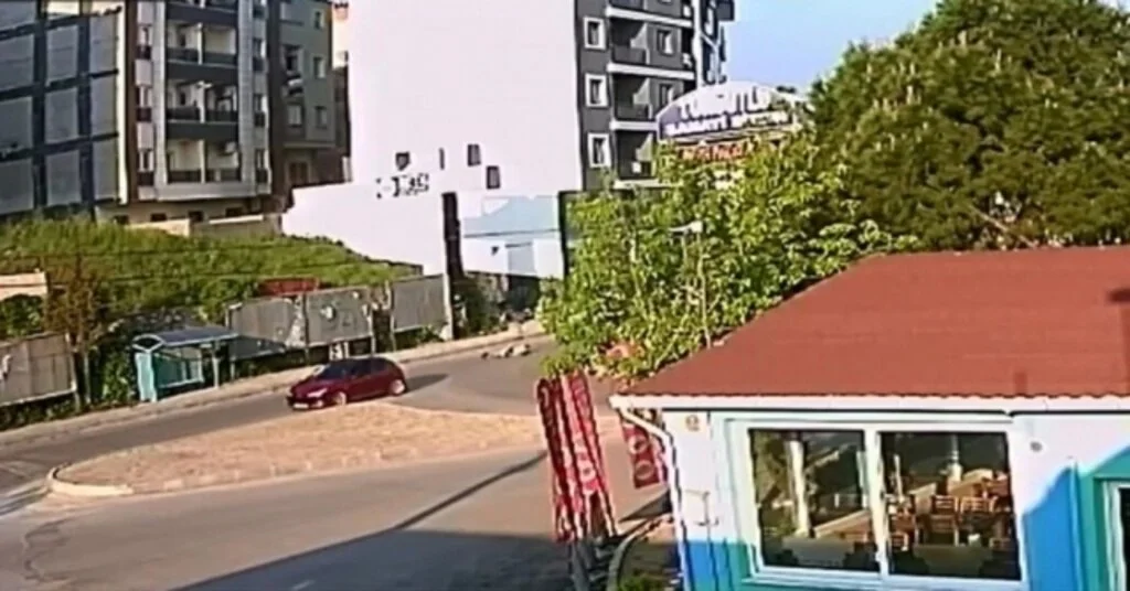 Ölümlü Kaza Güvenlik Kamerasına Yansıdı