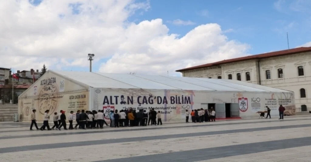 Onlarda Karanlık, Bizde Altın Çağ