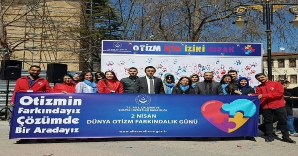 Otizme Farkındalık İçin El İzi Bıraktılar