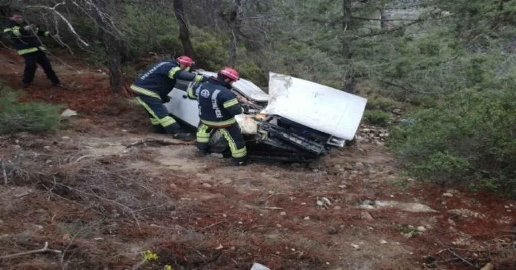 Otomobil Takla Attı: 4 Yaralı
