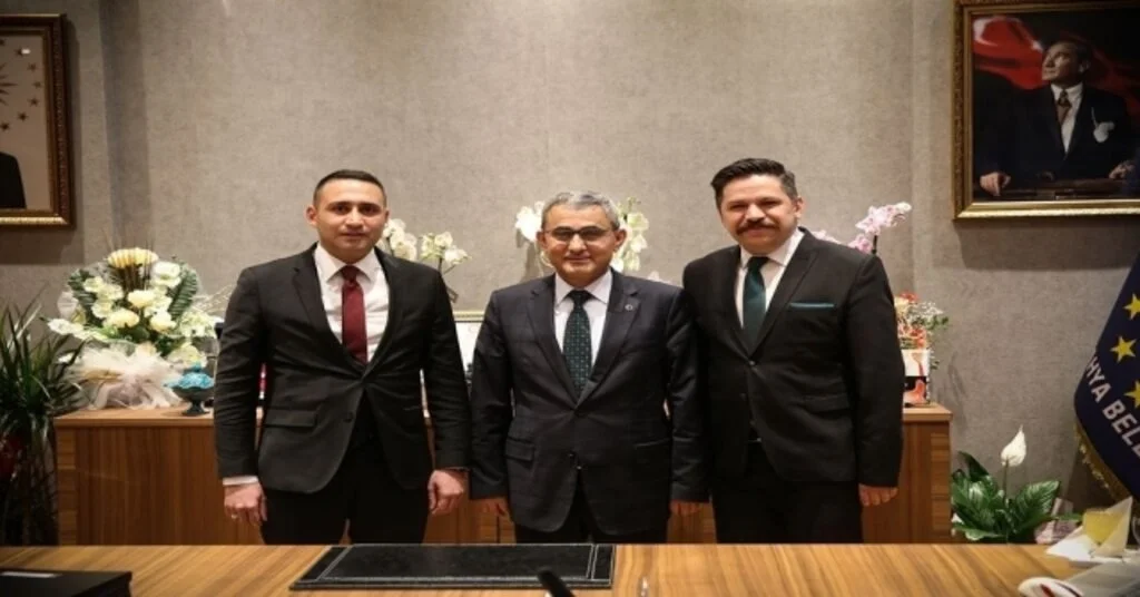 Özçelikten Başkan Işıka Hayırlı Olsun Ziyareti