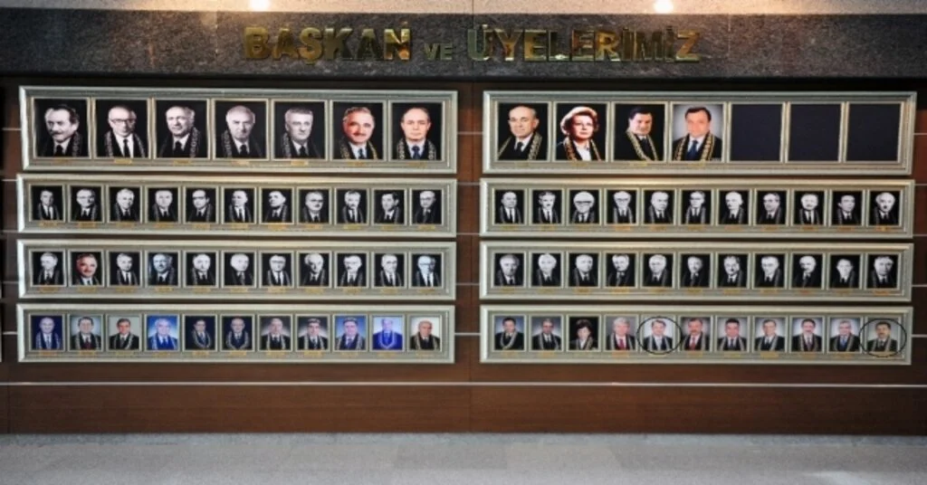 (Özel) Fetöcü Aym Üyelerinin Fotoğrafının Aile Albümünde Yer Alması Dikkat Çekti