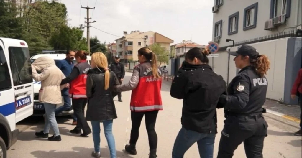 (Özel) Pos Makinesiyle Taksitli Fuhuş Yaptılar