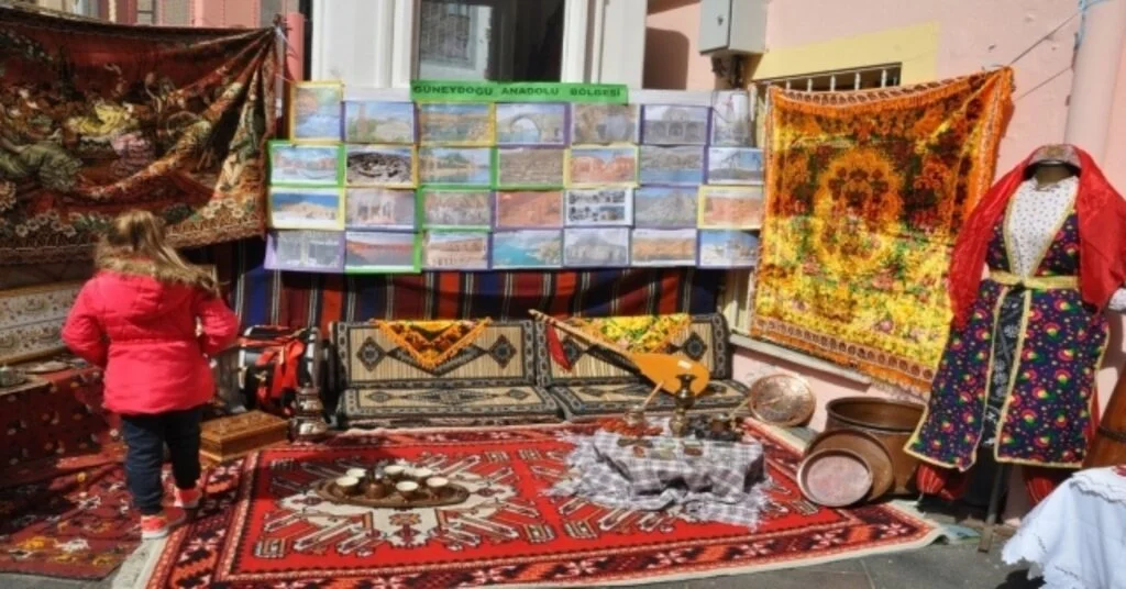 (Özel) Ülkenin Zenginliklerini Okul Bahçesine Sığdıramadılar