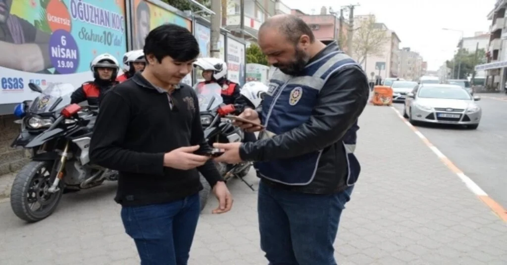 Polisten Göçmen Kaçakçılığı Uygulaması