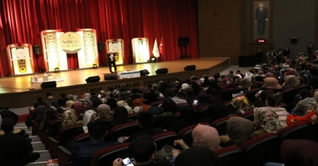 Prof. Dr. Nihat Hatipoğlu: “Muhammedsiz İslam Olmaz”