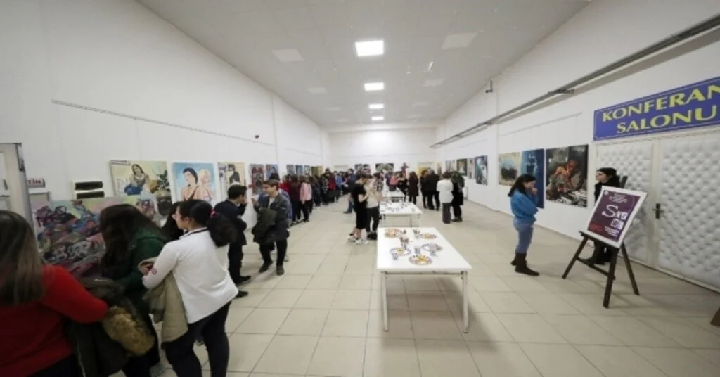 Resim Öğretmenliği Öğrencilerinden Ana Sanat Atölye Sergisi