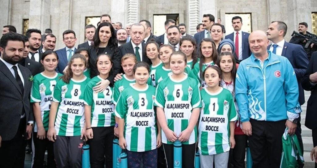 Samsun Milletvekili Çiğdem Karaaslan Şampiyonlara Tebrik