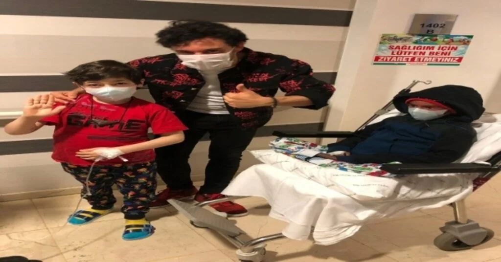 Sanatçı Buraydan Kanserli Çocuklara Moral