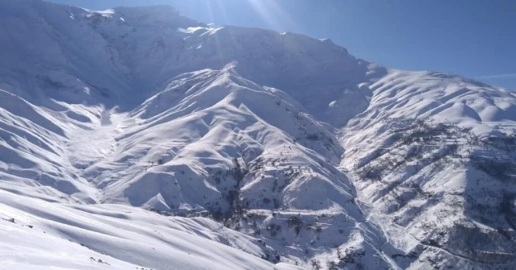 Sasonda Kar Yağışı Nedeni İle Köy Yolları Ulaşıma Kapandı