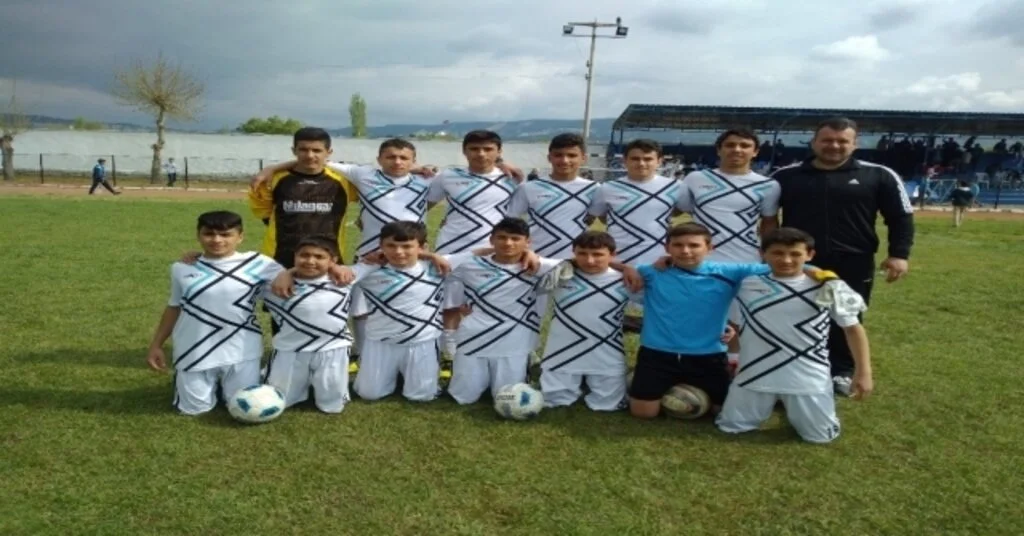 Selendide Futbol Ve Voleybola Ybo Damgası