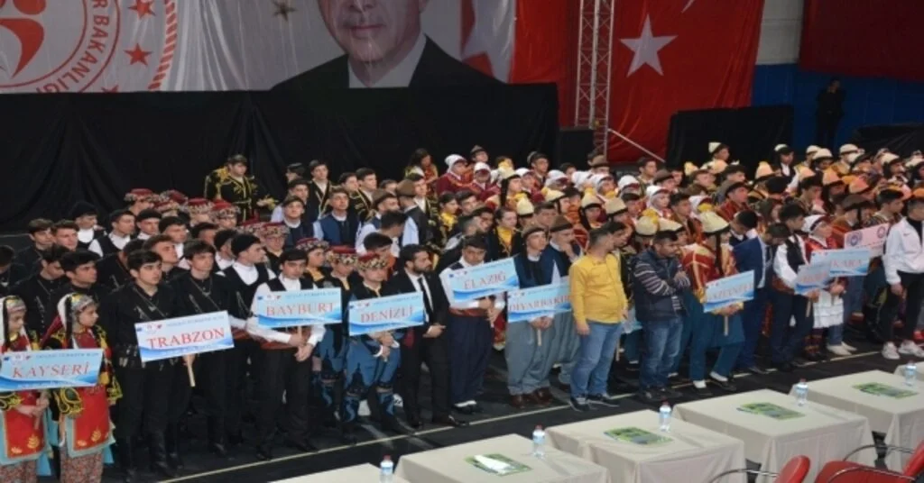 Sinopta “Okul Sporları Halk Oyunları Yarışması”