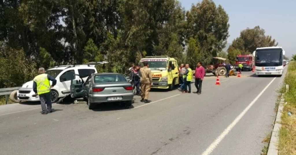 Sökede Trafik Kazası; 4 Yaralı