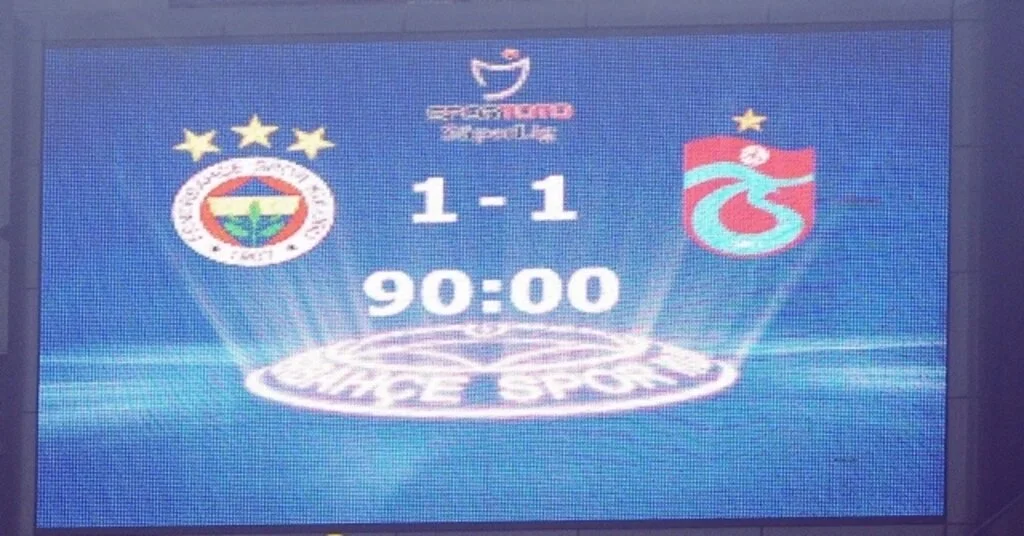 Spor Toto Süper Lig: Fenerbahçe: 1 - Trabzonspor: 1 (Maç Sonucu)
