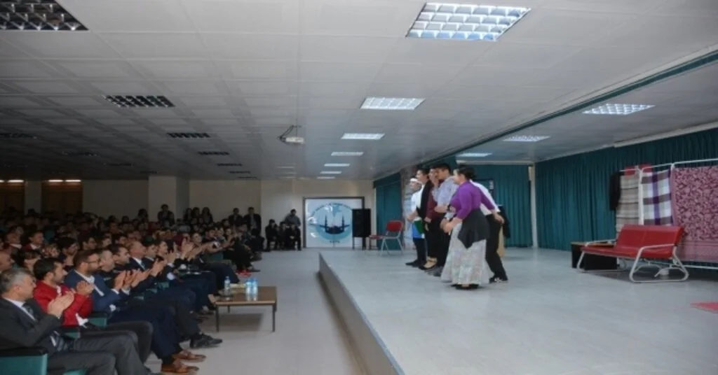 Şuhutta Liseler Arası 1. Tiyatro Şenliği Düzenlendi