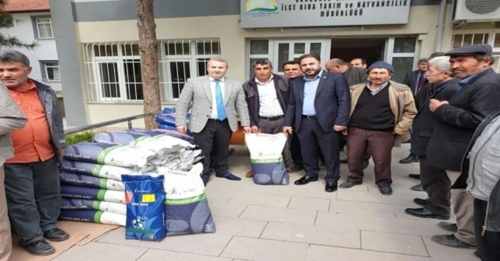 Sungurluda Çiftçilere Sılajlık Mısır Ve Yonca Tohumu Dağıtıldı