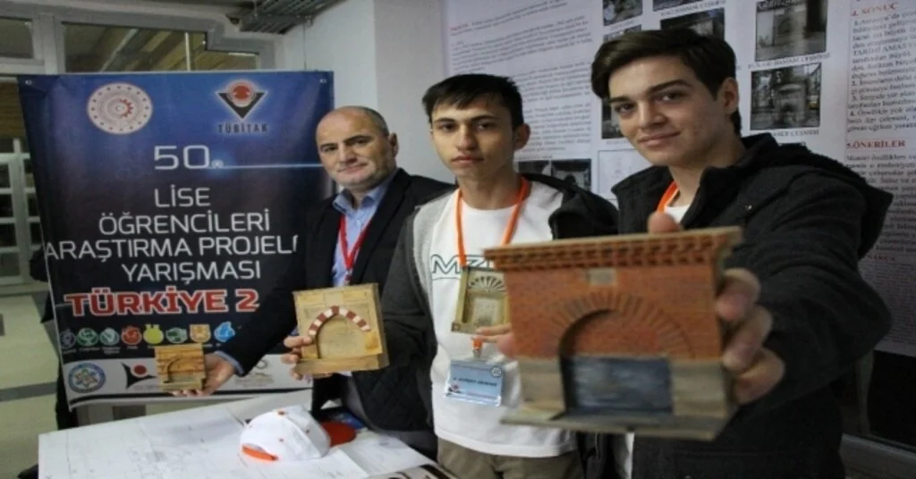 Tarihi Çeşmeleri Fotoğraflayıp Türkiye İkinciliği Kazandılar
